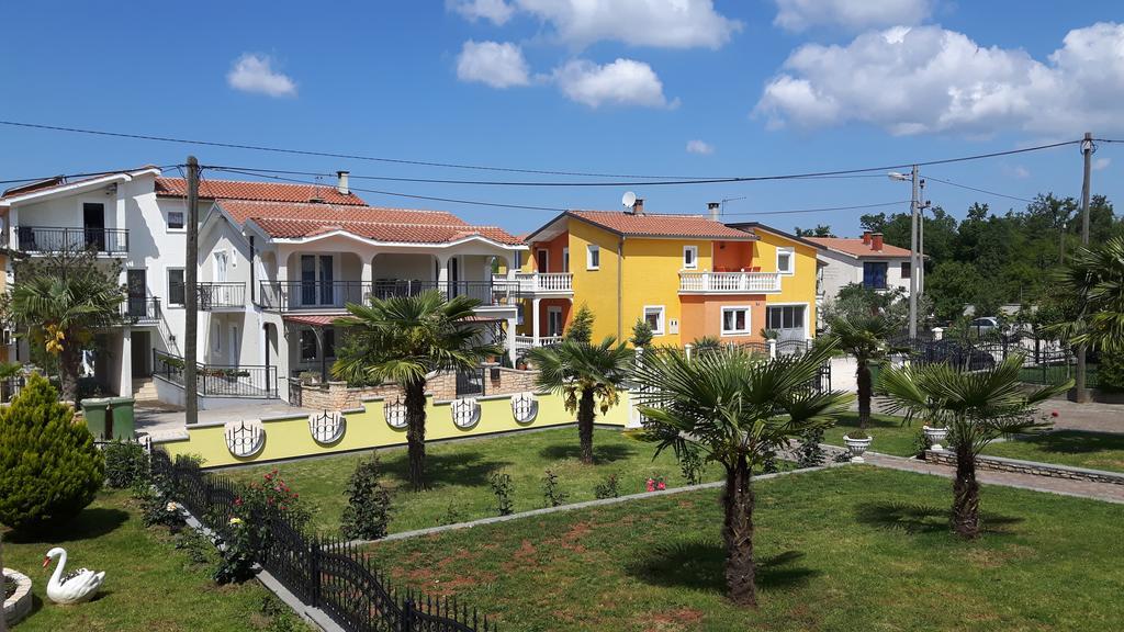 Radmani Apartments Poreč Eksteriør billede