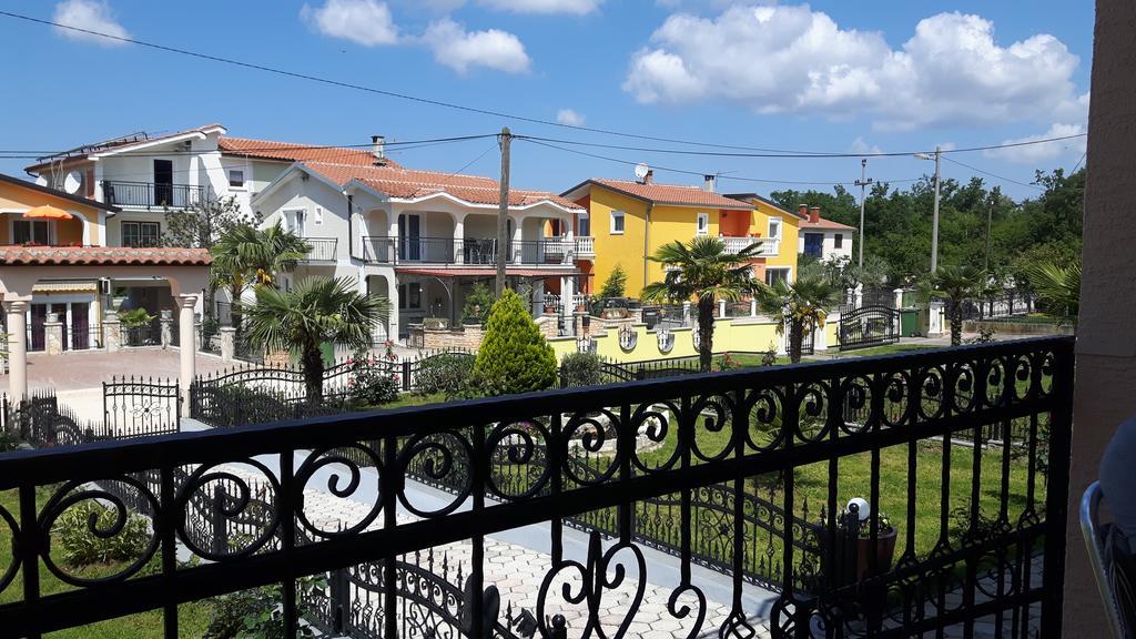 Radmani Apartments Poreč Eksteriør billede