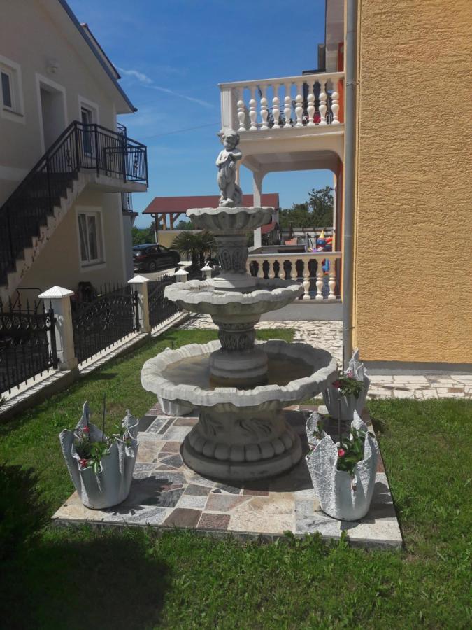Radmani Apartments Poreč Eksteriør billede